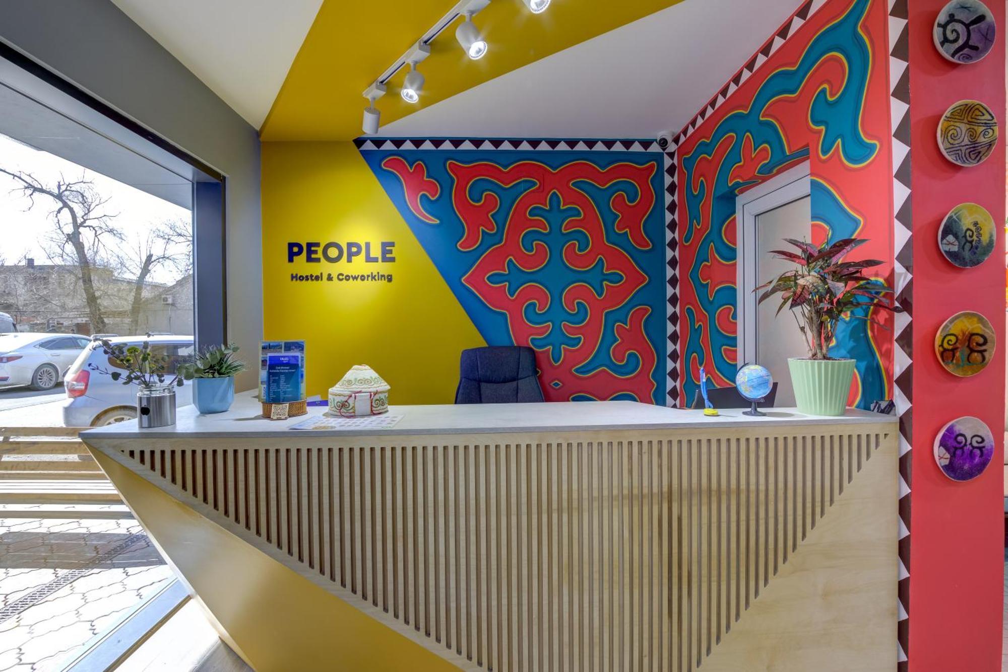 People Hostel & Coworking Bisjkek Eksteriør billede