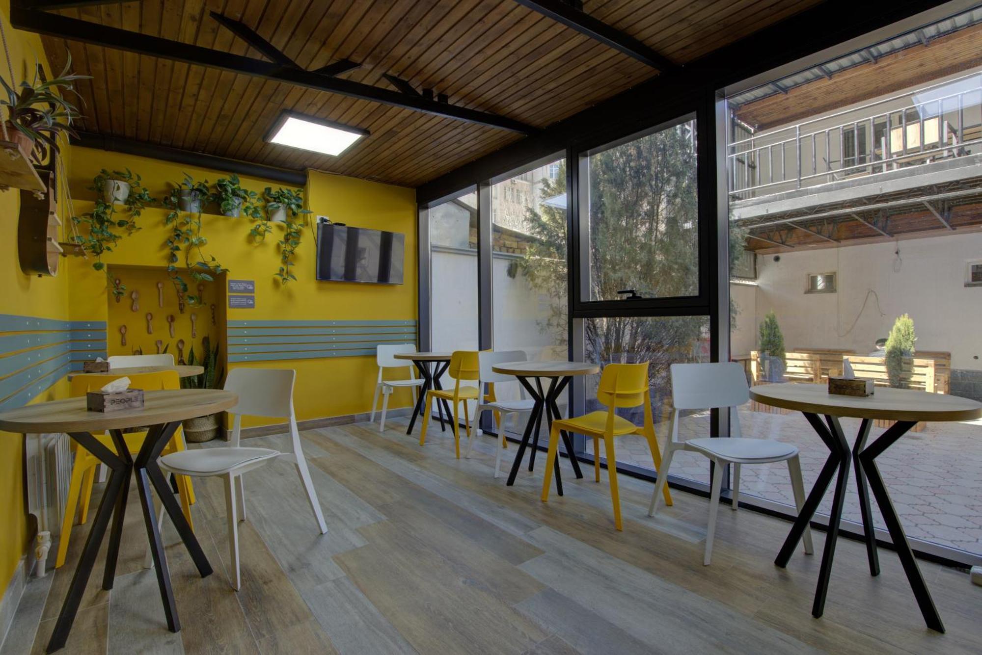 People Hostel & Coworking Bisjkek Eksteriør billede