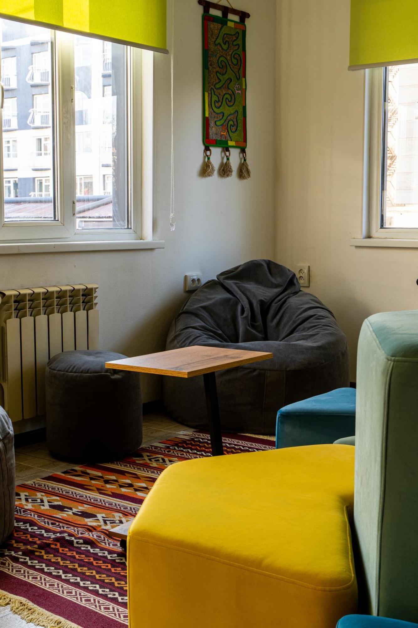 People Hostel & Coworking Bisjkek Eksteriør billede